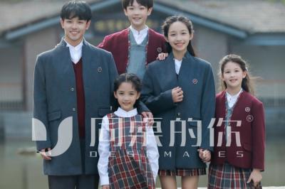 江蘇校服加盟廠家如何在競爭中取勝?這幾個(gè)關(guān)鍵策略不可不知